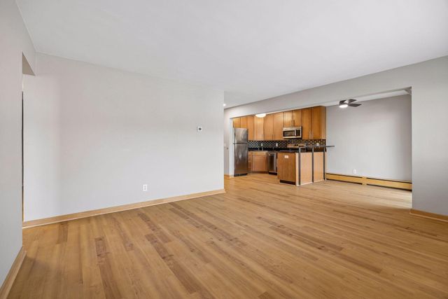 2532 1st Avenue S 208, Minneapolis, MN 55404
