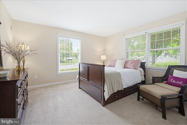 175 N LINDEN ST, Manheim, PA 17545