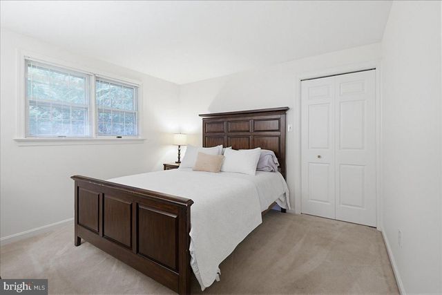 175 N LINDEN ST, Manheim, PA 17545