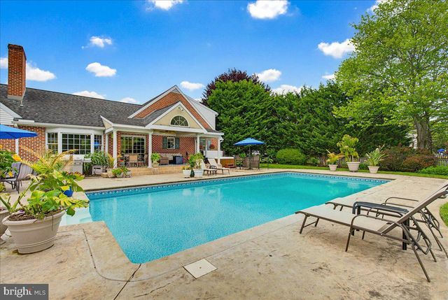 175 N LINDEN ST, Manheim, PA 17545