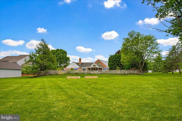 175 N LINDEN ST, Manheim, PA 17545