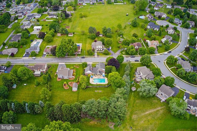 175 N LINDEN ST, Manheim, PA 17545
