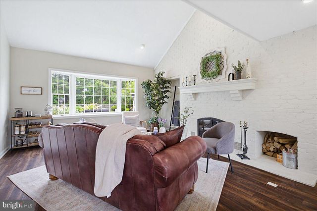 175 N LINDEN ST, Manheim, PA 17545