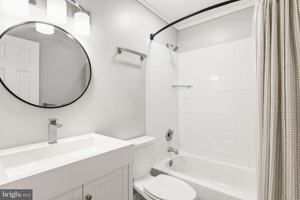 Image 12 of property listing at 1418 FOXWOOD CT, Annapolis, MD 21409
