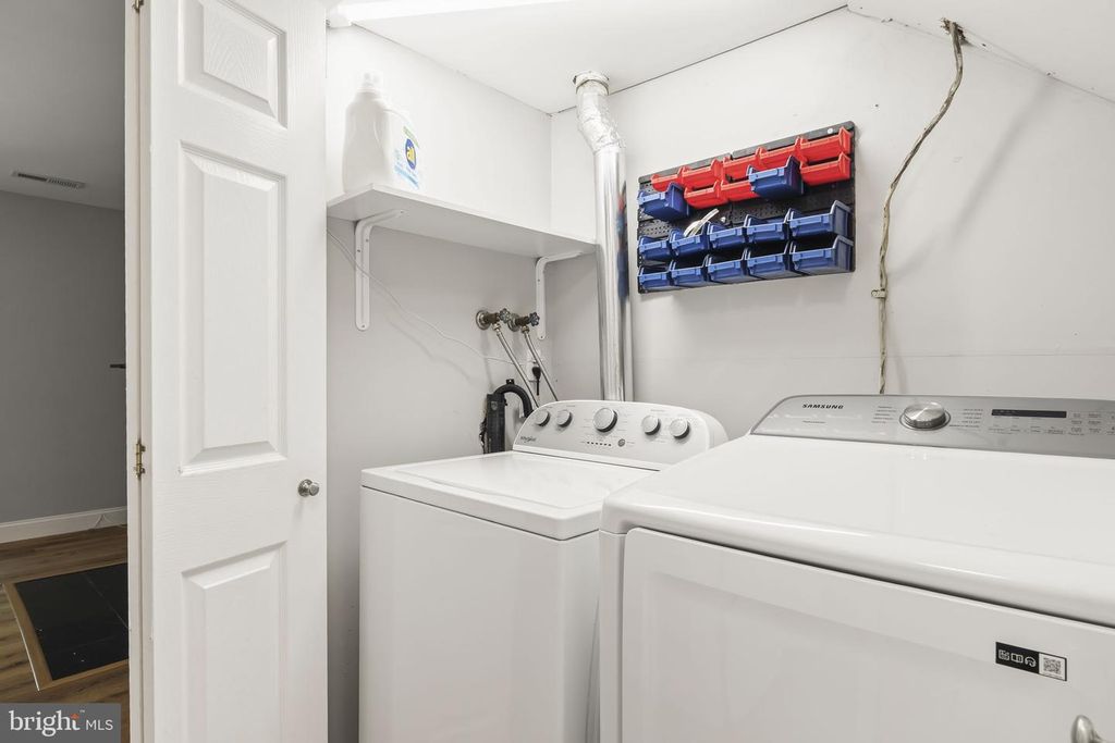 Image 16 of property listing at 1418 FOXWOOD CT, Annapolis, MD 21409