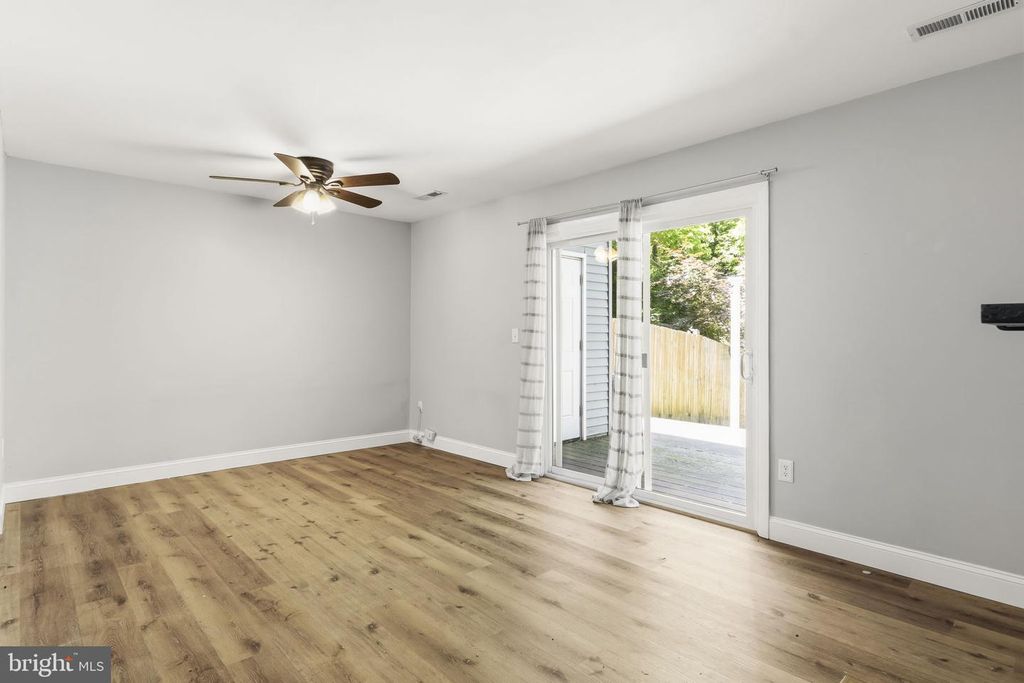 Image 6 of property listing at 1418 FOXWOOD CT, Annapolis, MD 21409