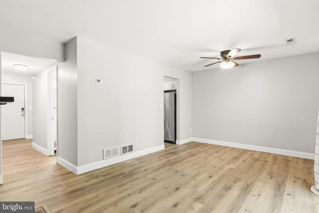 Image 7 of property listing at 1418 FOXWOOD CT, Annapolis, MD 21409