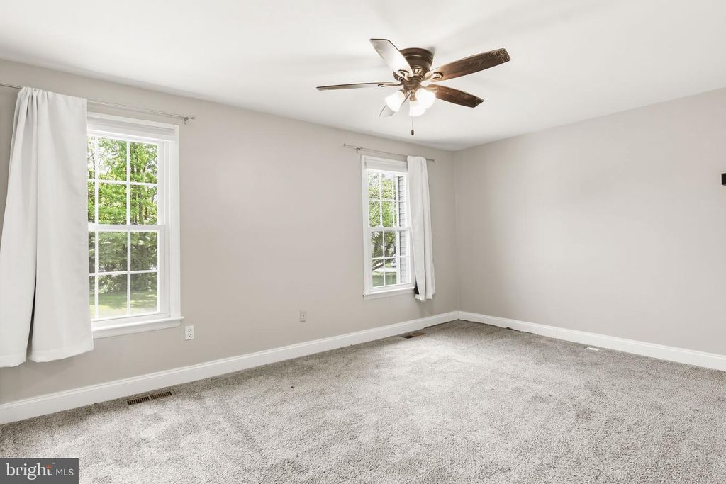 Image 10 of property listing at 1418 FOXWOOD CT, Annapolis, MD 21409