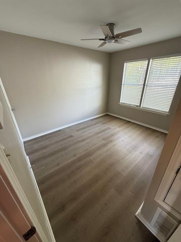 1313 Silver Falls Road, Longview, TX 75604