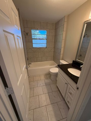 1313 Silver Falls Road, Longview, TX 75604