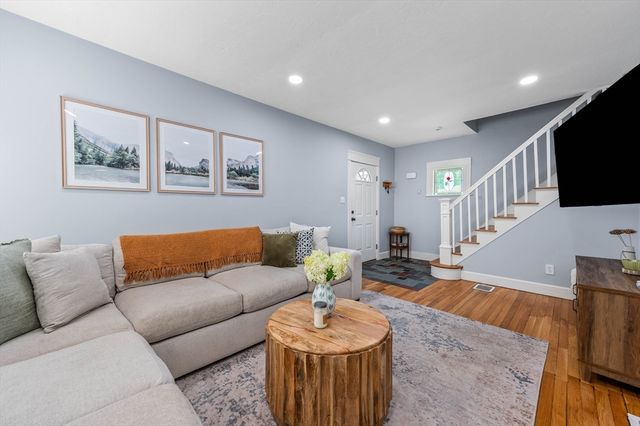 85 Lincoln Rd, Walpole, MA 02081