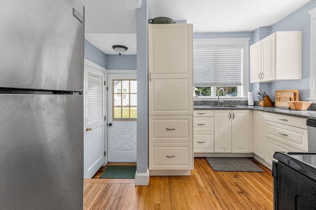 85 Lincoln Rd, Walpole, MA 02081