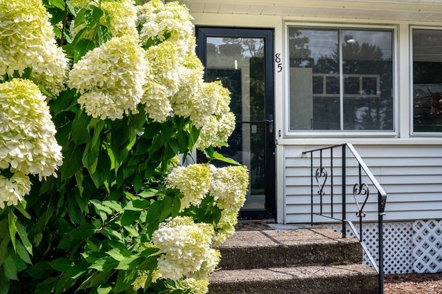 85 Lincoln Rd, Walpole, MA 02081