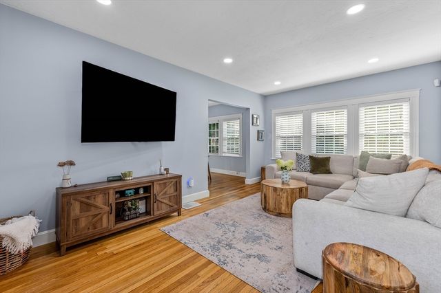 85 Lincoln Rd, Walpole, MA 02081