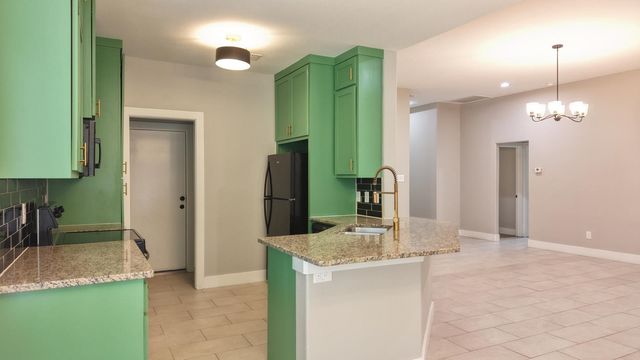 212 Holiday Drive, Gun Barrel City, TX 75156