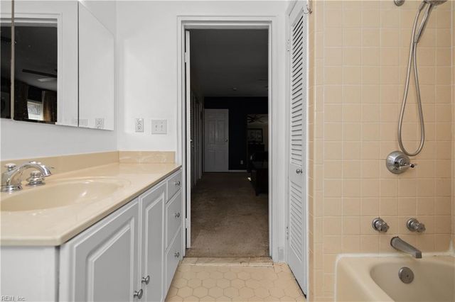 4641 Curtiss DR, Virginia Beach, VA 23455