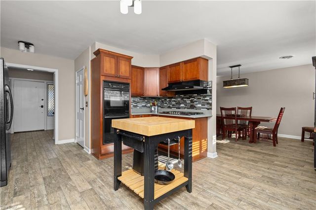 4641 Curtiss DR, Virginia Beach, VA 23455