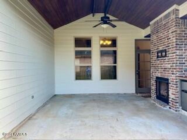 108 Hemlock Drive, Youngsville, LA 70592