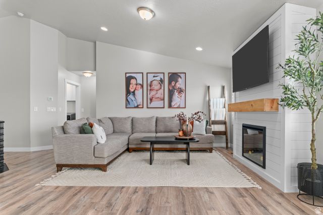 8433 S JAYSON DR, West Jordan, UT 84081