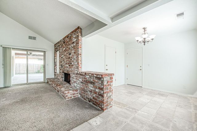 8166 N Raisina Avenue, Fresno, CA 93720