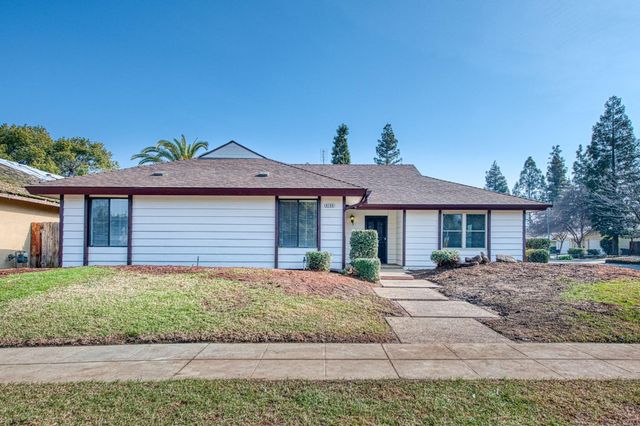 8166 N Raisina Avenue, Fresno, CA 93720