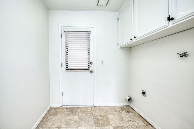 8166 N Raisina Avenue, Fresno, CA 93720