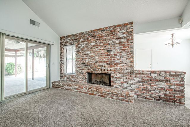 8166 N Raisina Avenue, Fresno, CA 93720