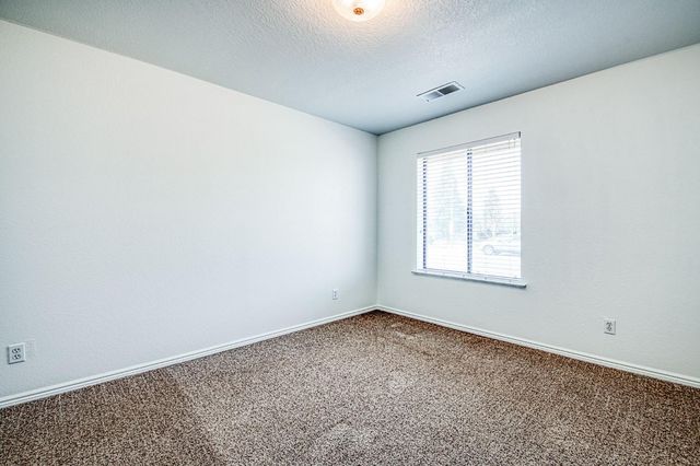 8166 N Raisina Avenue, Fresno, CA 93720