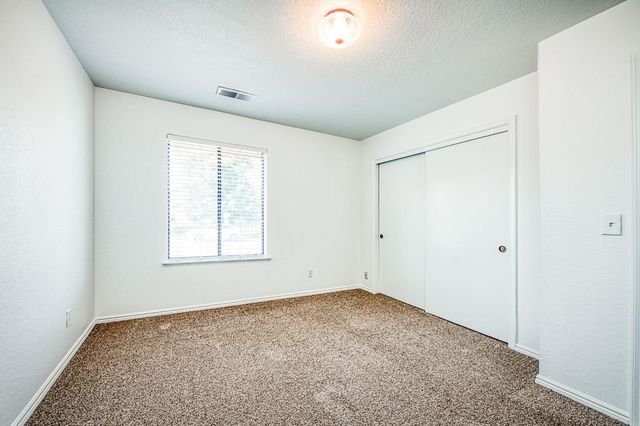 8166 N Raisina Avenue, Fresno, CA 93720