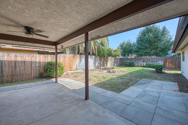 8166 N Raisina Avenue, Fresno, CA 93720
