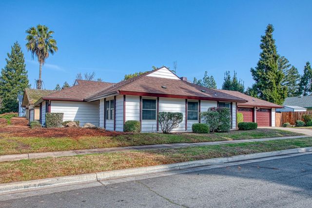 8166 N Raisina Avenue, Fresno, CA 93720