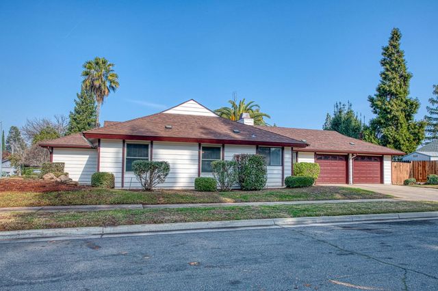 8166 N Raisina Avenue, Fresno, CA 93720