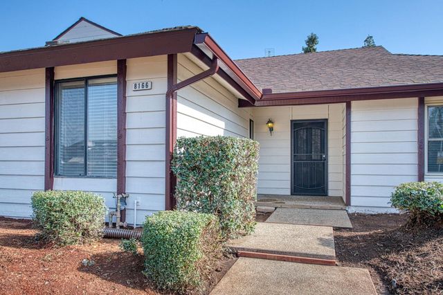 8166 N Raisina Avenue, Fresno, CA 93720
