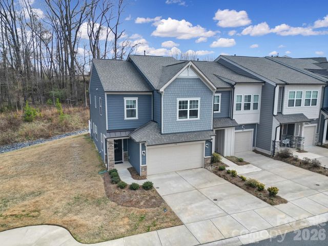 516 Madison Falls Court, Fort Mill, SC 29708