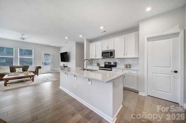 516 Madison Falls Court, Fort Mill, SC 29708