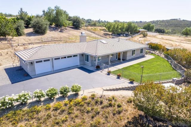 27611 Kiavo Dr, Valley Center, CA 92082