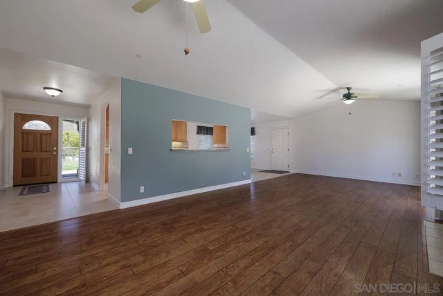 27611 Kiavo Dr, Valley Center, CA 92082
