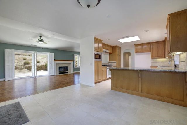 27611 Kiavo Dr, Valley Center, CA 92082