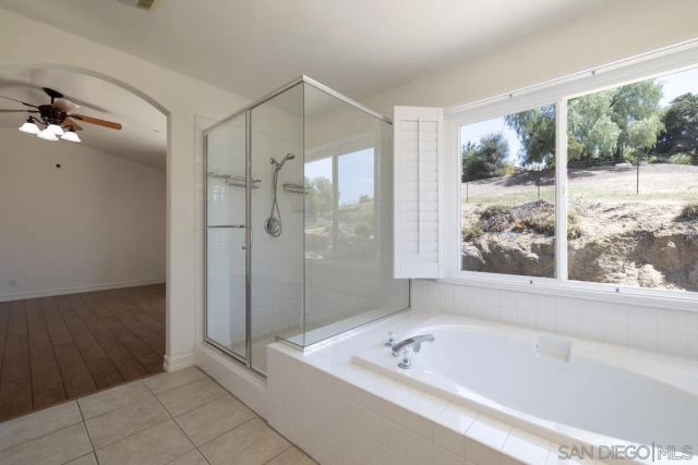 27611 Kiavo Dr, Valley Center, CA 92082