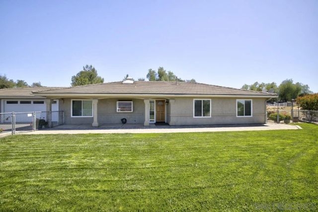 27611 Kiavo Dr, Valley Center, CA 92082