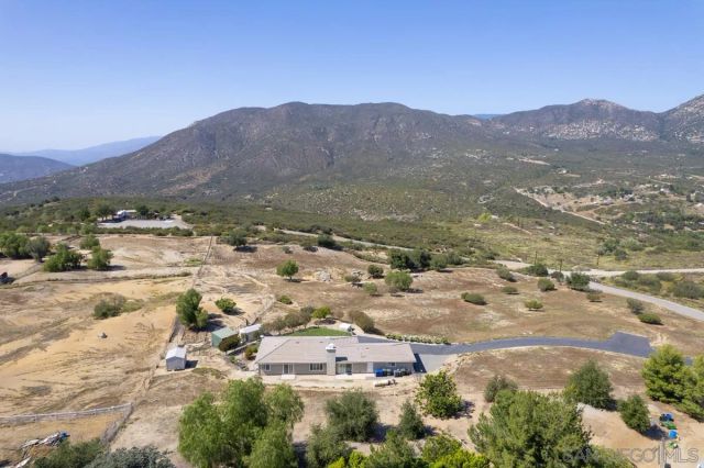 27611 Kiavo Dr, Valley Center, CA 92082