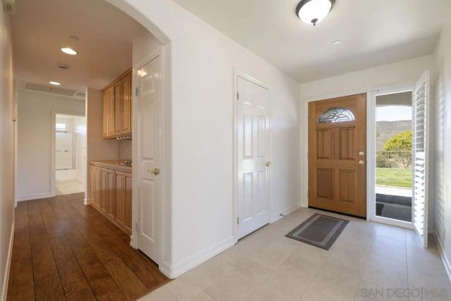 27611 Kiavo Dr, Valley Center, CA 92082