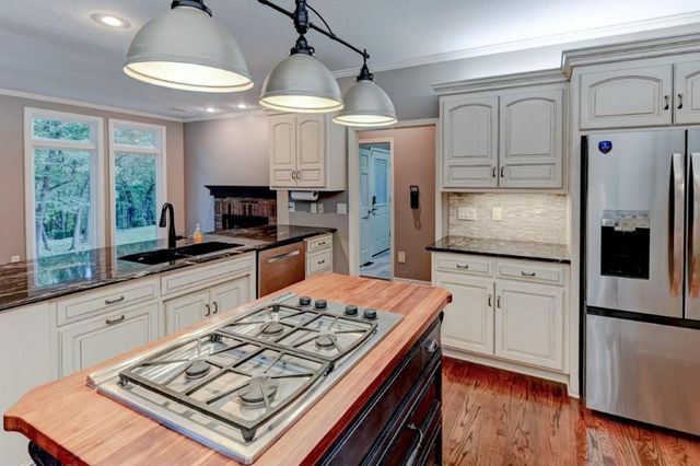 1905 NW Indian Hills Drive, Blue Springs, MO 64015