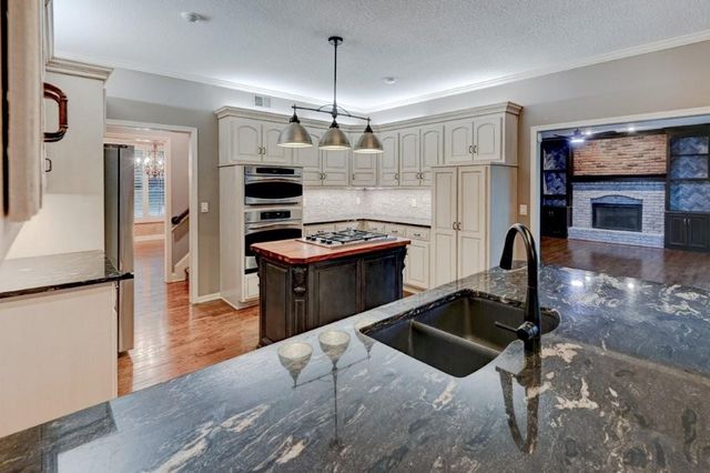 1905 NW Indian Hills Drive, Blue Springs, MO 64015