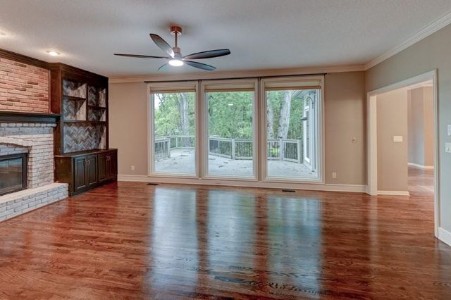 1905 NW Indian Hills Drive, Blue Springs, MO 64015