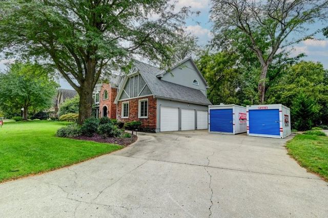 1905 NW Indian Hills Drive, Blue Springs, MO 64015