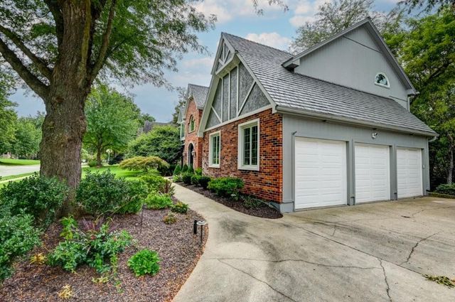 1905 NW Indian Hills Drive, Blue Springs, MO 64015