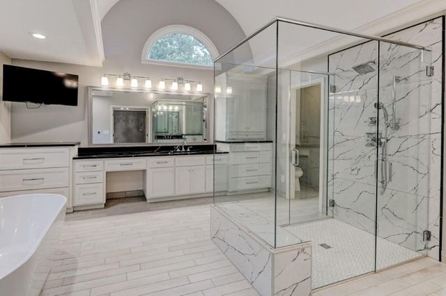 1905 NW Indian Hills Drive, Blue Springs, MO 64015