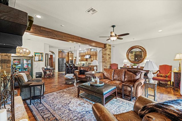 22 Dobbins Crossing, Corsicana, TX 75110