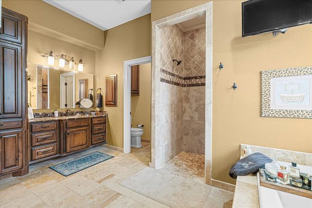 22 Dobbins Crossing, Corsicana, TX 75110